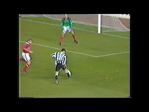 Bristol City v Newcastle United - 1995/96 - LC R2 L1 19/09  (0-5) Extended highlights