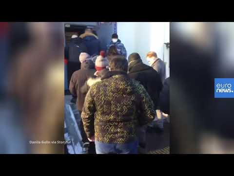 مقطع فيديو من هاتف صانع الأفلام الروسي دانيلا غولين بعد احتجازه مع آخرين في موسكو