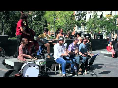 LE BARDI MANCHOT - Basin Street Blues - Official Video