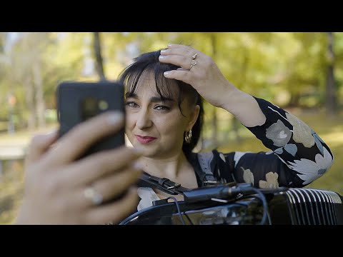 Milica Gogin - Baš je lepo baka biti (AP)