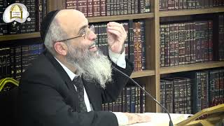 נר איש וביתו | סיפורי צדיקים, הנהגות לבית היהודי, רעיונות ופלפולי הלכות לחג החנוכה | הרב בנימין לסרי