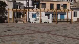 preview picture of video 'Makrigialos, Crete: Pefkoi Village'