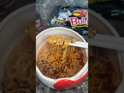 Sore throat remedy! 🍜🌶️🔥 #buldak #ramen #noodles #samyang #sorethroatremedy #youtubeshorts