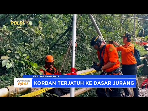 SAR DITSAMAPTA POLDA BALI EVAKUASI KORBAN JATUH DI JURANG BANJAR BUNYUH