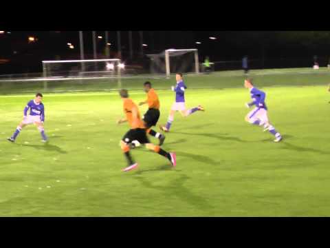4 nov 2013 Kampong B2 - VV De Meern B2 vr 1-7 Afstandsschot Vinny (te snel om goed te filmen)