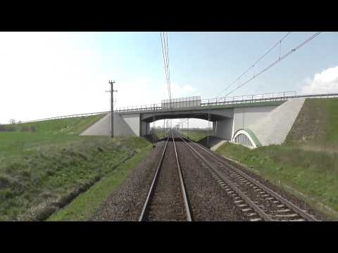 Odcinek Konin - Kutno - Linia kolejowa E20 z tyłu pociągu EIC BWE