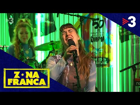 La brutal actuació de Las Migas i la Mercabanda en directe cantant "Antonia" - Zona Franca