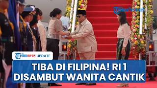 Curi Perhatian! Prabowo Diberi Bunga Wanita Cantik saat Tiba di Filipina, Bahlil Gagah Berkacamata