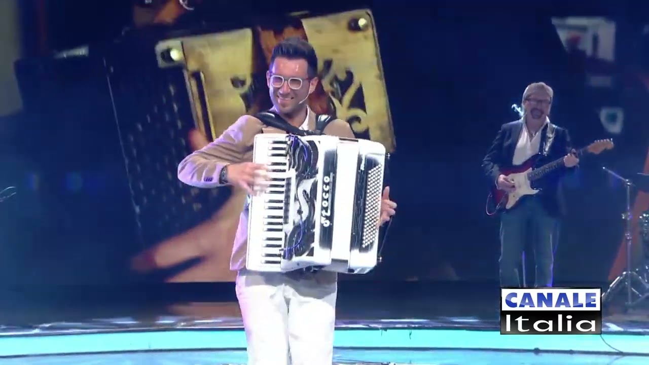 Giuseppe Spinelli - STRADELLINO (valzer) Canale Italia SPECIALE FARFALLINA Cantando Ballando