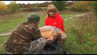 preview picture of video 'Croix Blanche - Carp Fishing Lakes in France'