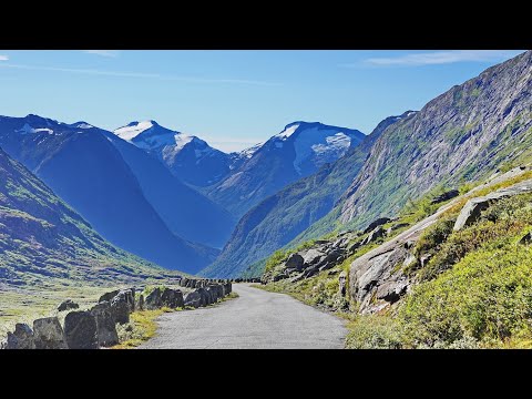 Reinhold Skoglund go by bicycle Gamle Strynefjellsvegen in Norway