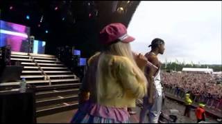 Nicki Minaj - Pound the Alarm (T in the Park 2012)