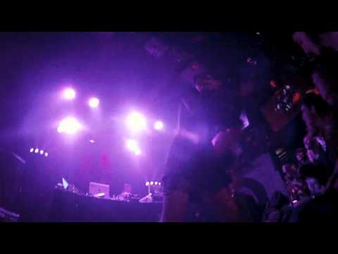 Live report la dynamo - The Vengeance sisters