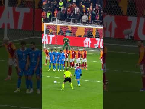 Griezmann’ın frikiki Uğurcan Çakır muhteşem çıkardı #galatasaray #uğurcançakır