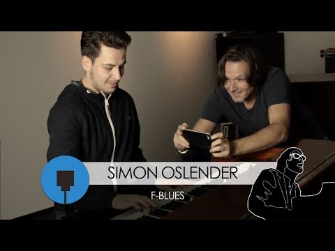 Simon Oslender playing da blues on the Montis B3