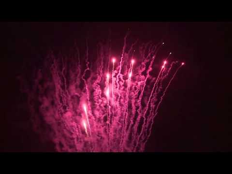 0.8" 100 shots S-shape red comets by Chinasky fireworks