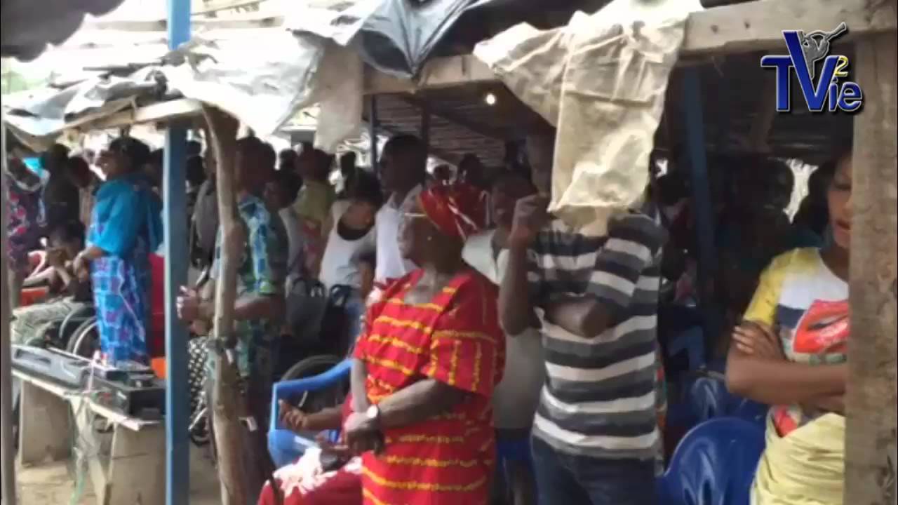 Thumbnail of video: Extrait 5 : Mission à Port Boué / Côte d'Ivoire (12/09/15)