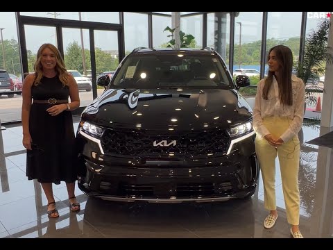 Detailed Walkaround of the Impressive 2023 Kia Sorento SX, For Sale at Car Town Kia.