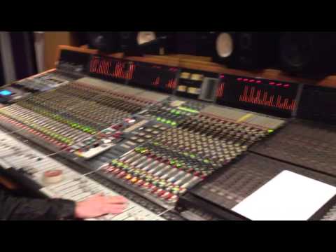 Brigitte Meuwsen - Dance It Off (Feat. Dreadlox Holmes) Being Mixed - 05/02/2014