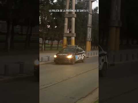 dos comandos Fiat Cronos de la policía de la provincia de santa fe en puerto general San Martín
