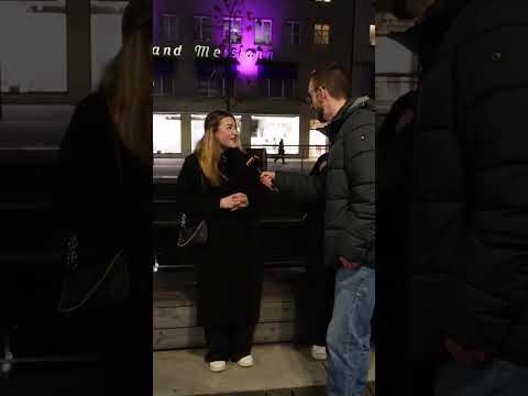 Das peinlichste Erlebnis von den 3 Mädels #straßenumfrage #interview #shorts #short #fyp