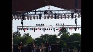 Foghat   This is Earl & Agitators playing Upside of Lonely at Spyglass Ridge Winery in PA!