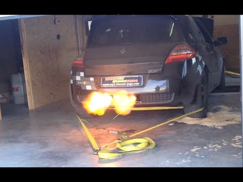 Megane 2 RS R26 @ 295 ch by TLS Motorsport (exhaust flames)