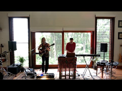 Flylight (Equanimous & Elijah Ray Live Looping in Byron Bay) - Live in Love