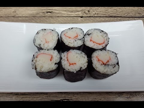 I-Surimi Kanikama Maki Roll: Iresiphi ye-Futomaki Eminyene