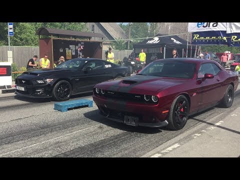 2018 Dodge Challenger SRT 392 vs 2017 Ford Mustang GT 5.0 Supercharged 1/8 mile drag race