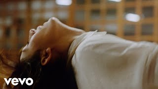 Cuando Te Muerdes El Labio Lyrics English Translation