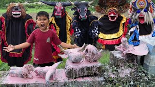 Download lagu VICHO MEMBERSIHKAN BARONGAN BERLUMPUR || BARONGAN DEVIL DAN BANTENGAN BEROT mp3 Download lagu VICHO MEMBERSIHKAN BARONGAN BERLUMPUR || BARONGAN DEVIL DAN BANTENGAN BEROT mp3