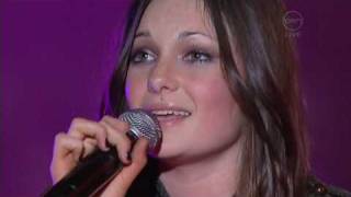 Lisa Mitchell - Fall At Your Feet (Australian Idol 10-09-2006).avi