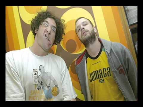 Mononukleozni Rodjaci - Daj Da Te Torpediram [2011]