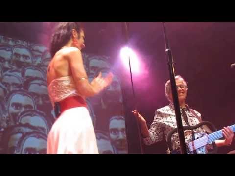 Cajuína - Marisa Monte e Caetano Veloso - Show Somos todos Amarildo