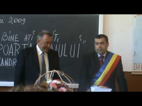 Lansare de carte Bajesti Satul de la Poarta Raiului domnul primar Ion Voican