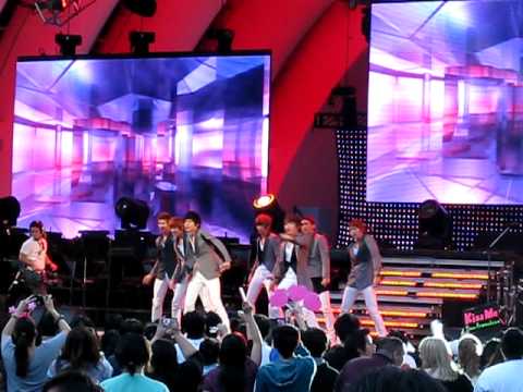 KMF 9 (4/30/2011) U-KISS - Man Man Ha Ni [fancam]