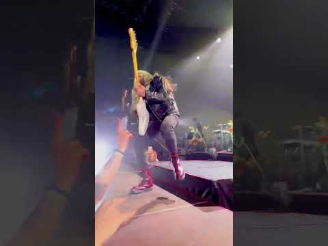 León Benavente (+invitados)- Ser brigada - Movistar Arena