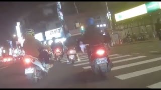 完美規劃，行人被逼車