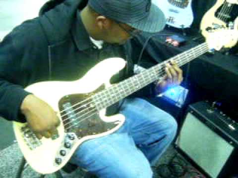 Brandon(NuJynisis)@NAMM 09' Nordy Bass part 1