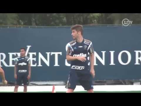 Fellype Gabriel faz golaço de bicicleta em treino do Palmeiras