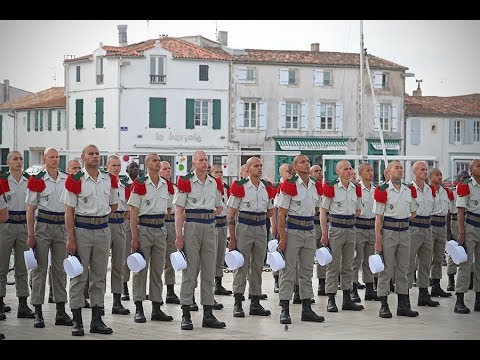 Les légionnaires reçoivent leurs képis blancs sur l'Ile de Ré
