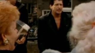 Herman Brood sings with ladies choir