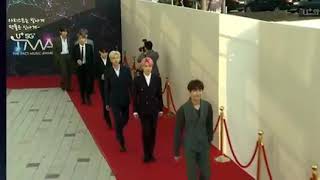Download lagu BTS The fact music awards full red carpet/ FMA mp3 Download lagu BTS The fact music awards full red carpet/ FMA mp3