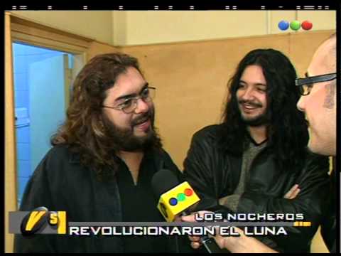 Back de Los nocheros en el luna - Versus