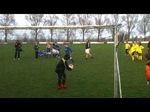 Voetbal Serooskerke E3 - Kwadendamme E3 29 maart 2011