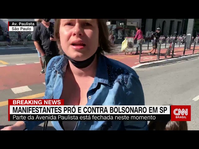 Manifestantes e PM se enfrentam na Av. Paulista