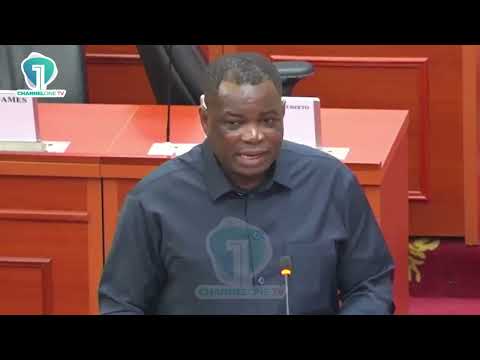 Roads Minister Agbodza Raises Concern Over Theft of Traffic Light Components