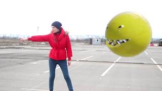 Real Life Minecraft vs Pacman (Snow Golem)