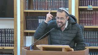 "זבת חלב - ודבש": סודו של התמר | לט"ו בשבט | הרב ערן ישועה (ישיבת מכון מאיר) - התמונה מוצגת ישירות מתוך אתר האינטרנט יוטיוב. זכויות היוצרים בתמונה שייכות ליוצרה. קישור קרדיט למקור התוכן נמצא בתוך דף הסרטון